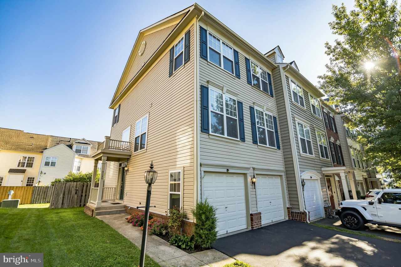 9240 CASCADE FALLS DRIVE