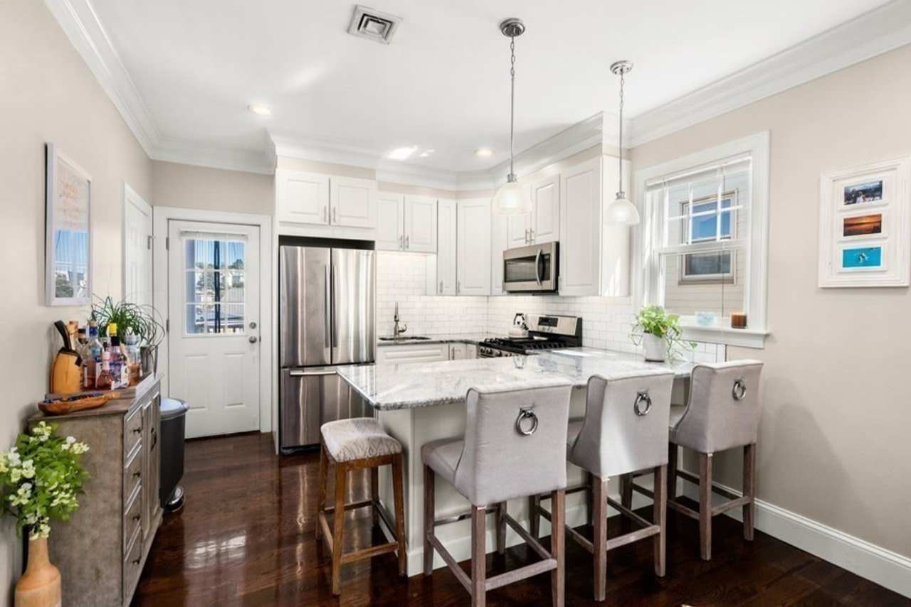 Amazing 3br/2ba with off-street parking in Eastie!