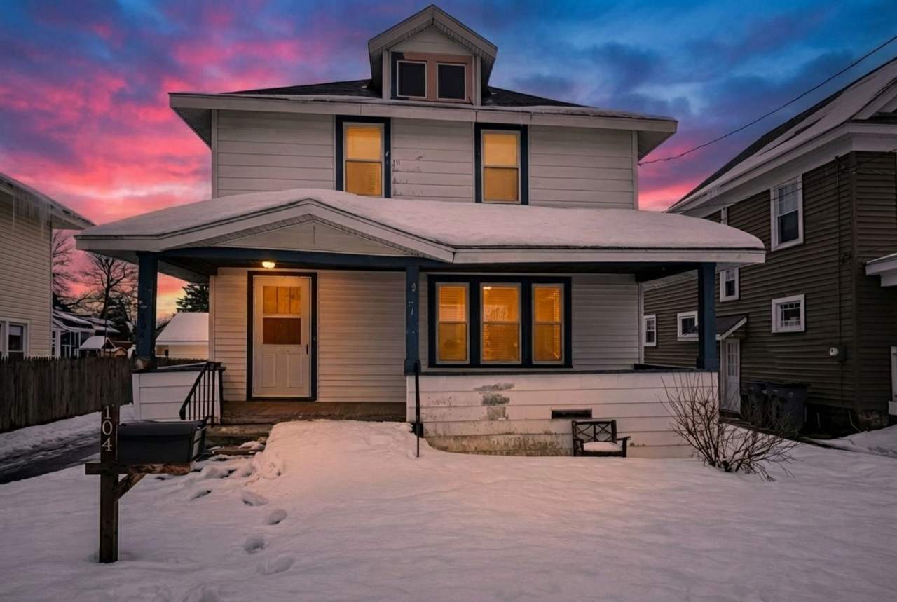 Large 4 bedroom home across from Franklyn Field.