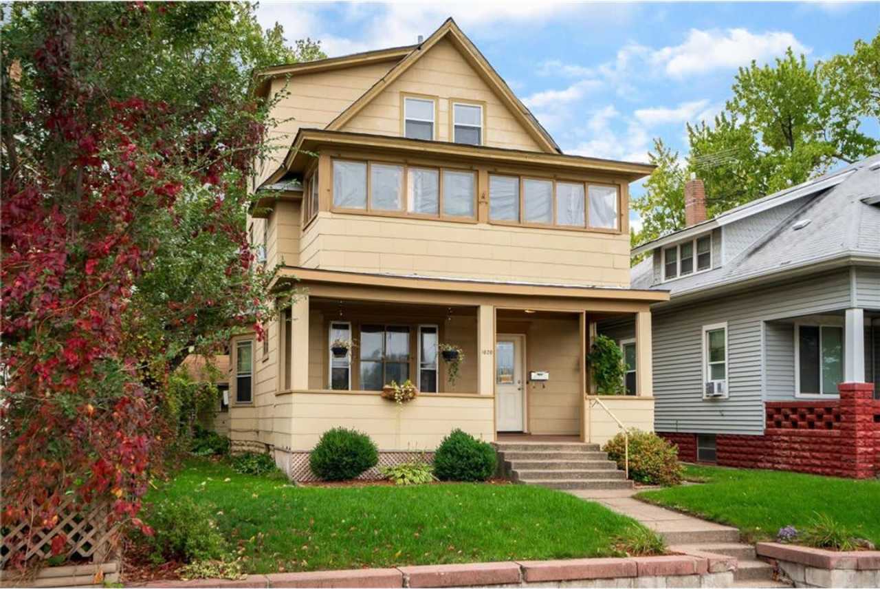 Huge 5 Bedroom - SFH- Walk to Macalester!