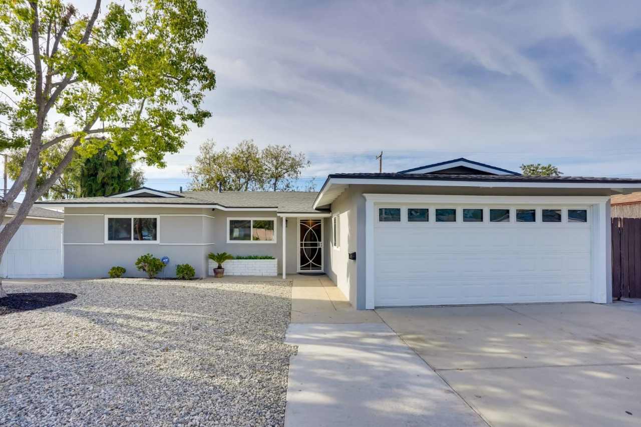 3901 W Compton Ave, Orange: Spacious 3 Bed 2 Bath House Near Disneyland!
