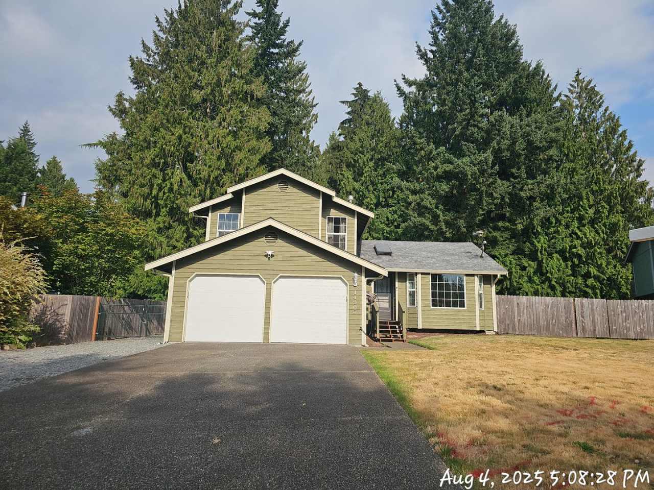 Puyallup South Hill-Tri level home ready for move in August 15th! 3 Bd/2.5bath,w/AC  RV Parking!