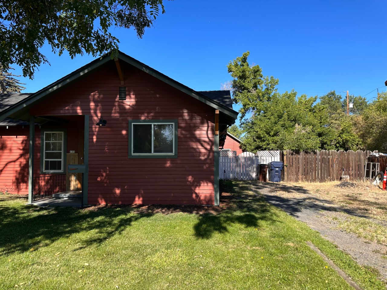 Charming 2 bedroom home in the heart of downtown Redmond