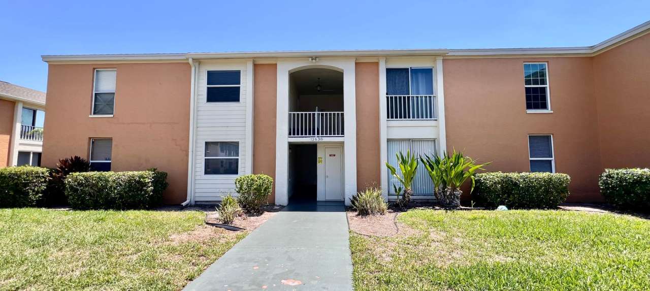 12638 Kenwood Ln, Fort Myers- Charming 2BR/2BA Home in Prime Fort Myers Location!