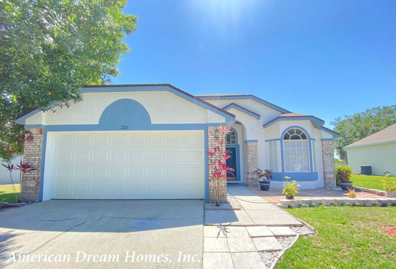 Beautiful Lake View Home in Waterford Lakes!