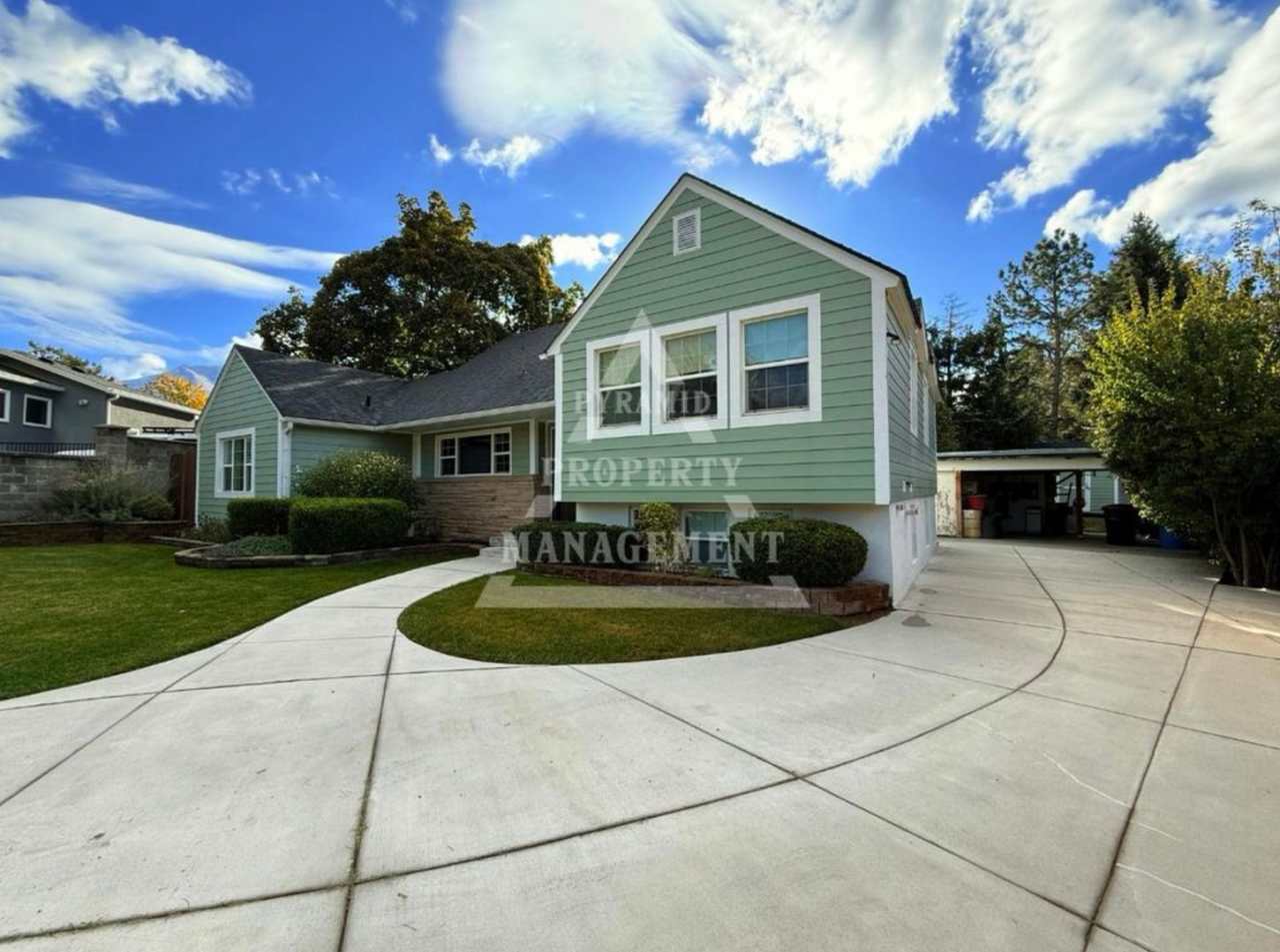 Beautiful Millcreek Home!