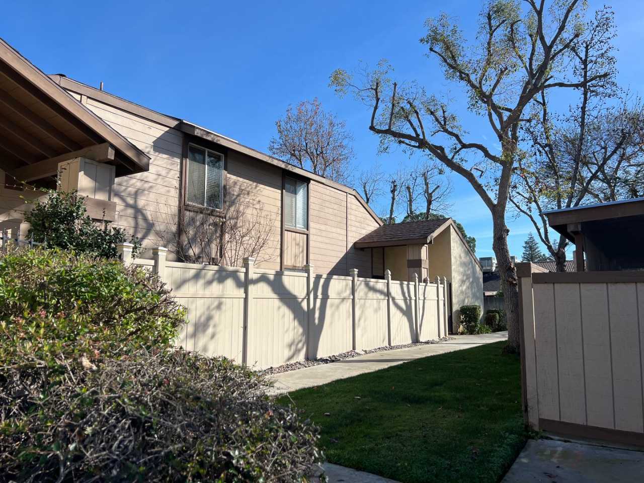 Charming 2-Bedroom Home with Private Patio in Central Bakersfield