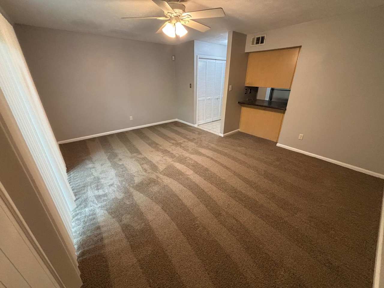 HALF OFF SECOND MONTH!! Beautiful 3 Bedroom Townhouse!