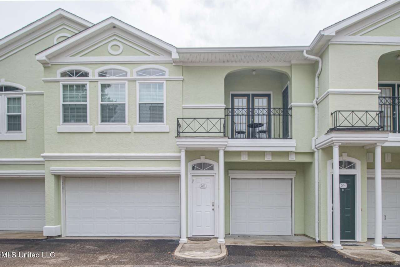 2252 Beach Drive lot: 203