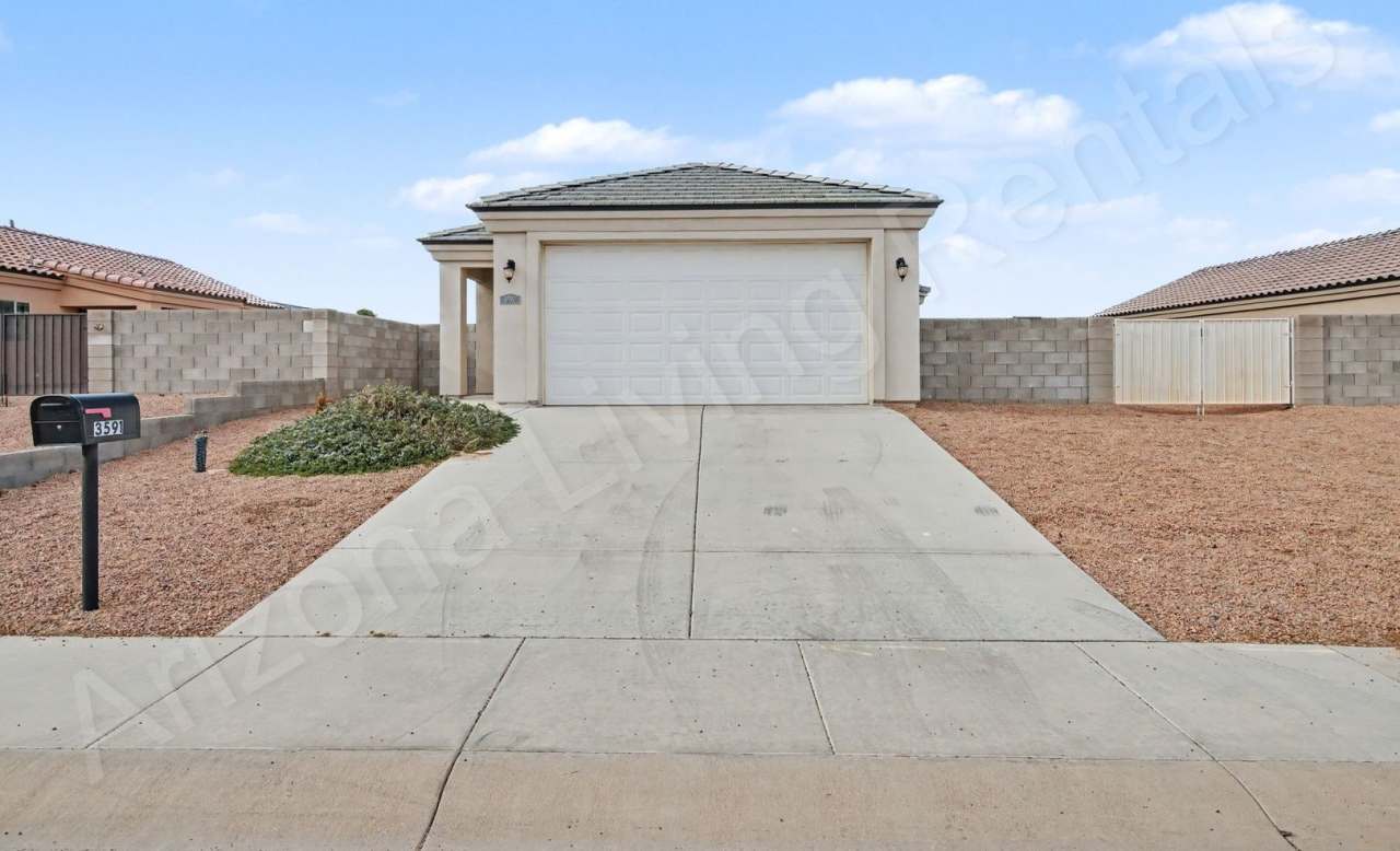 CENTRALLY LOCATED...RV PARKING...LARGE LOT