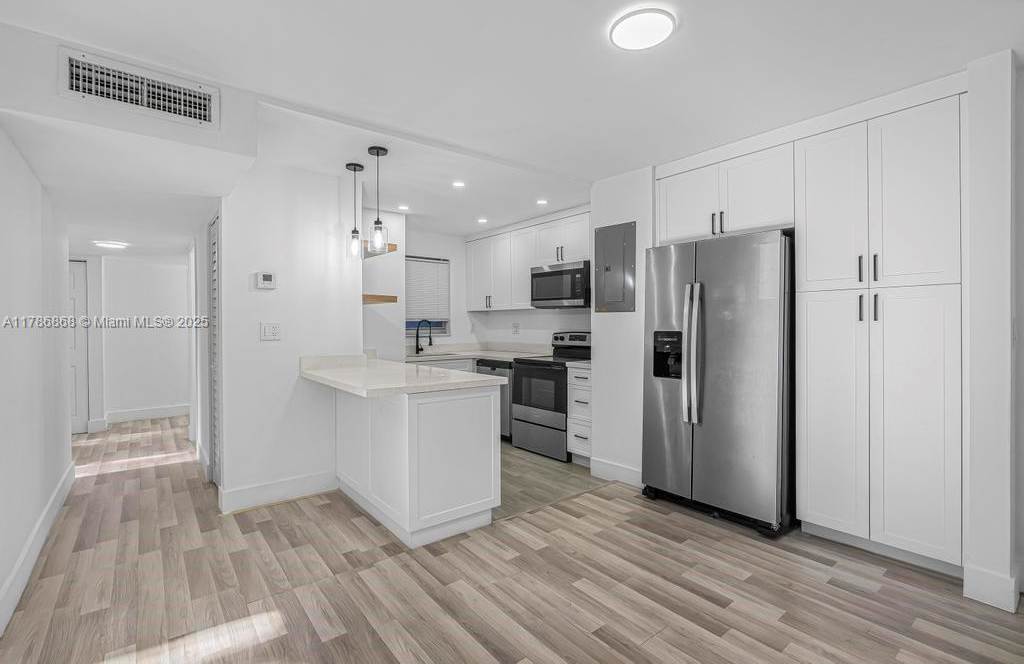 110 Fontainebleau Boulevard