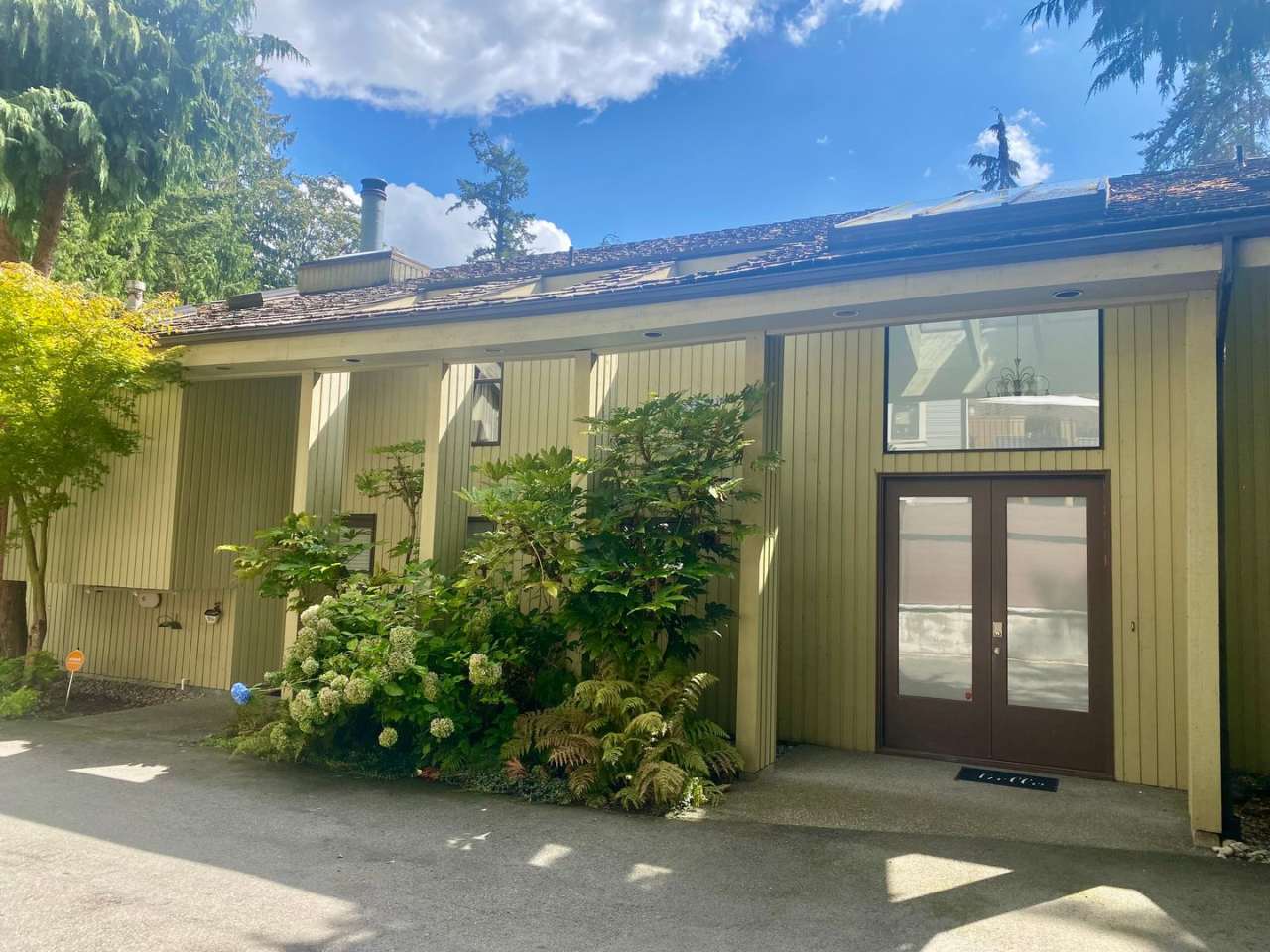 Elegant and Spacious Estate on Mercer Island
