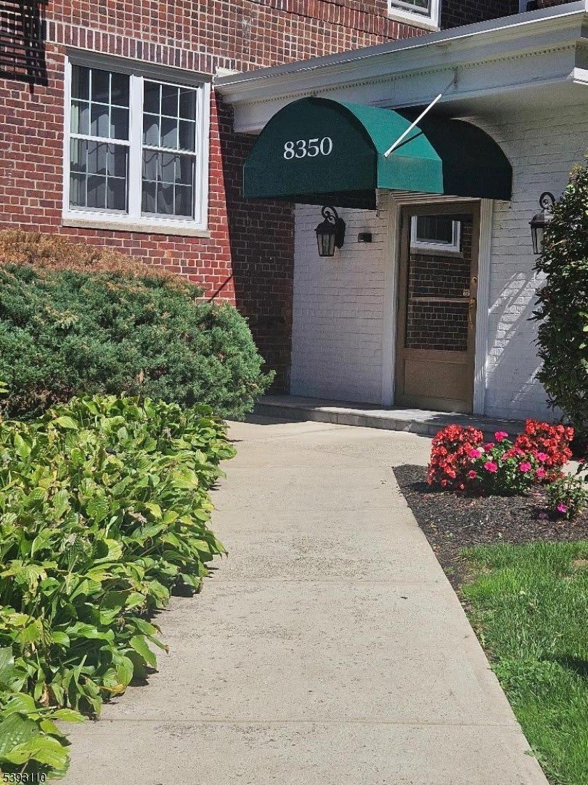 8350 JFK  Boulevard East