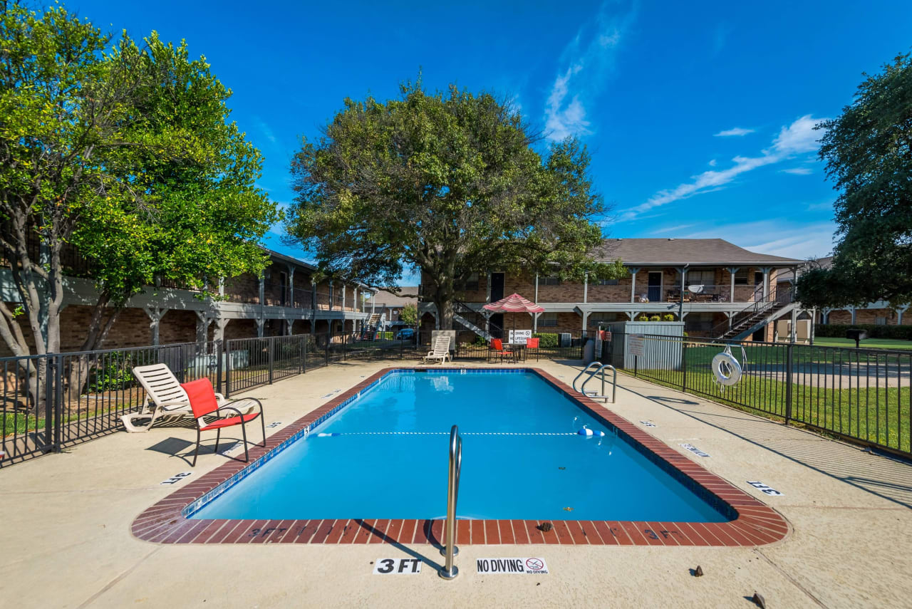 London Square Apartments