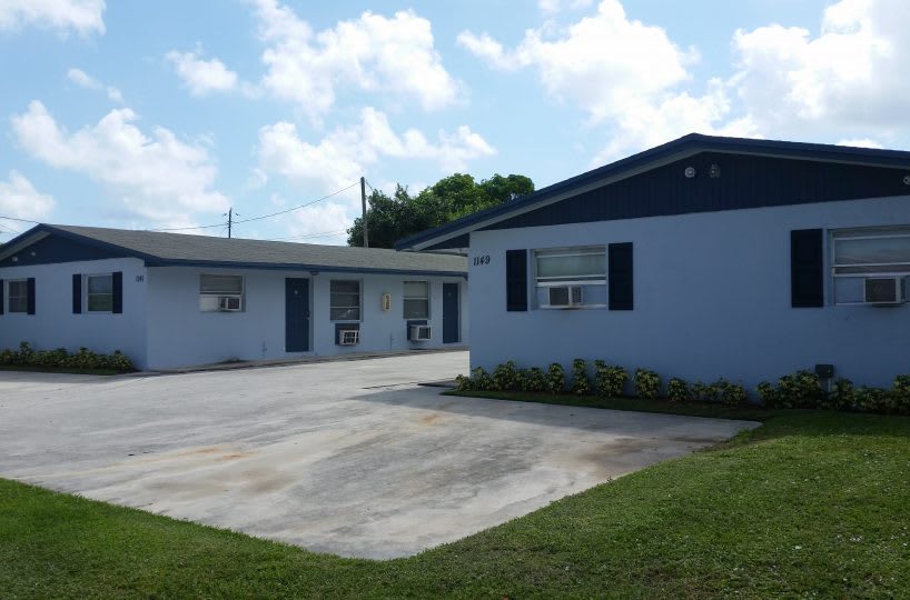 1141 W 28th Street - 4