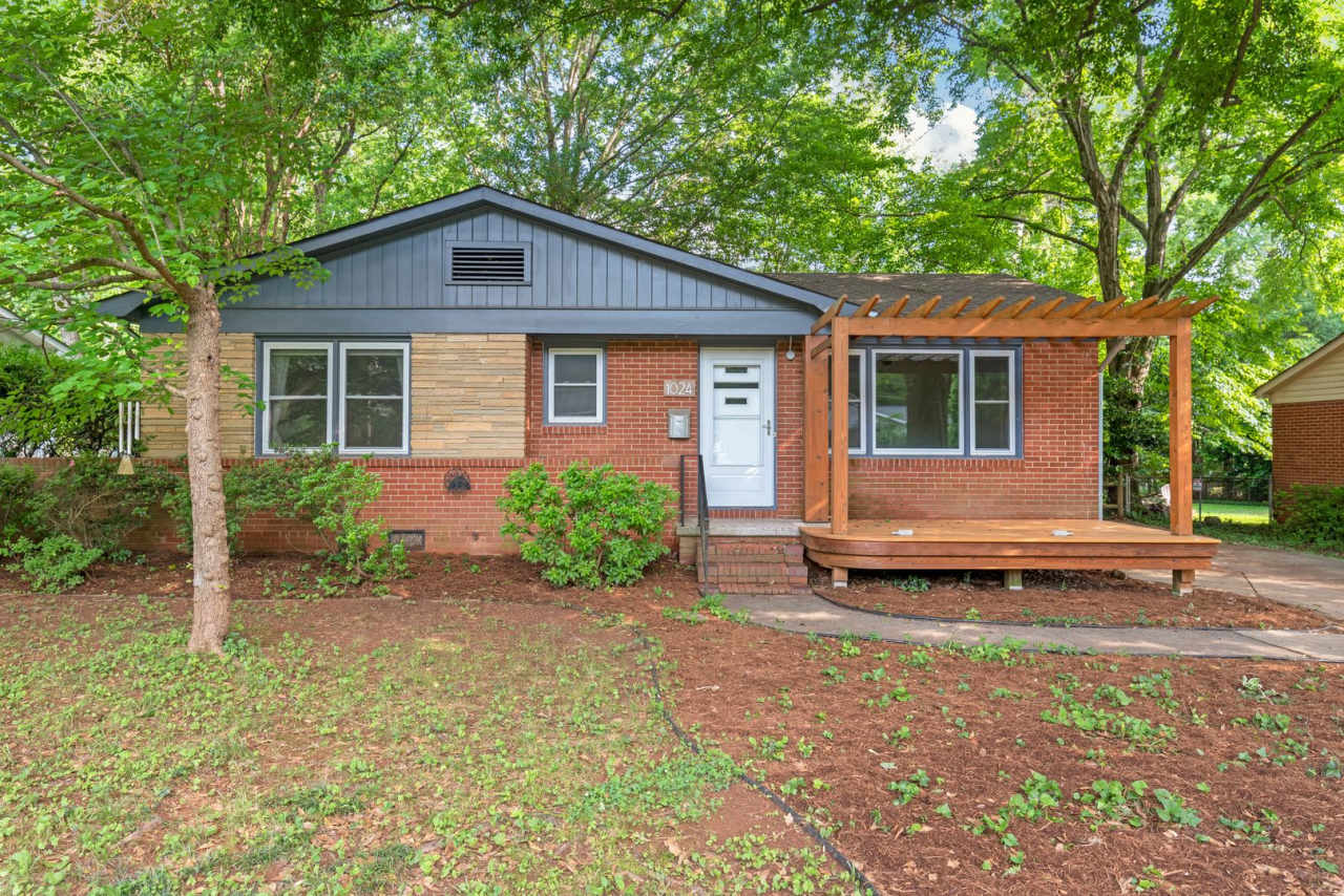 Beautiful Brick Ranch in Oakhurst!