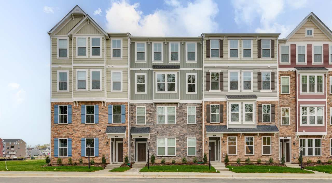 3 Bedroom Luxury Condo in Glen Allen!!! ***Available Beginning of March***