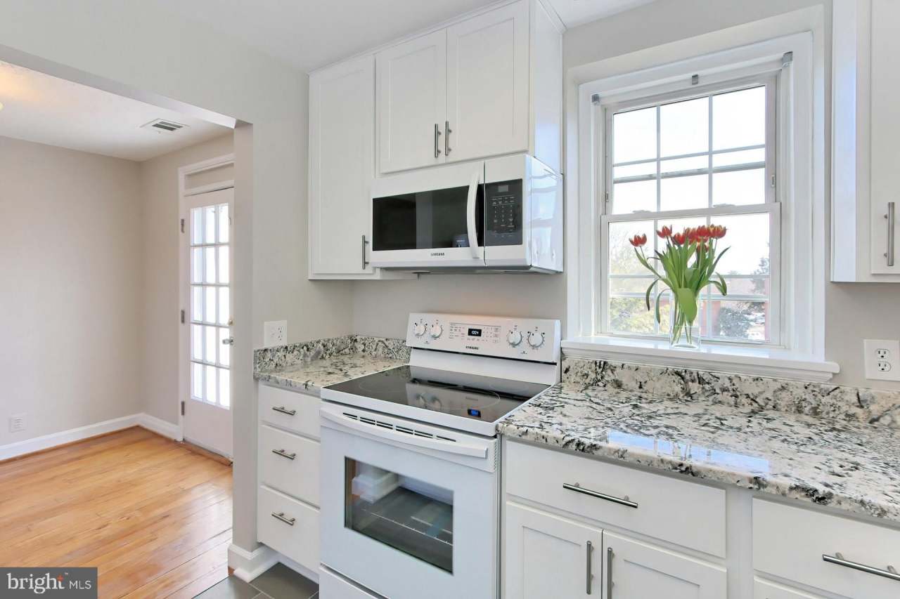 2873 S BUCHANAN STREET