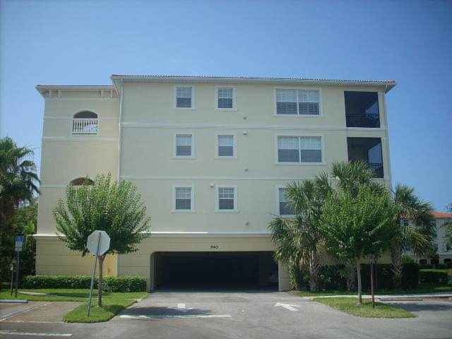 Venice Island 3BR/2BA 3rd Floor End Unit Condo