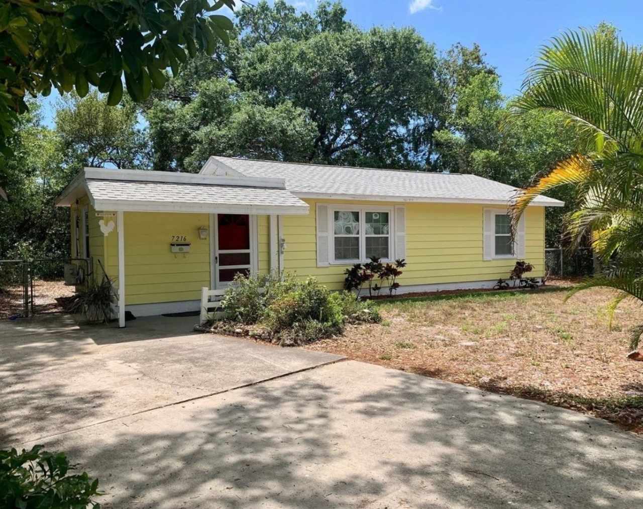 Charming 2 bedroom 1 bath - move in ready