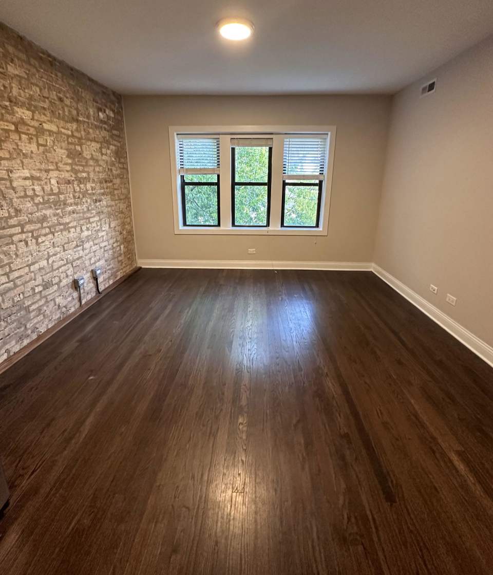 2230 North Sawyer Avenue