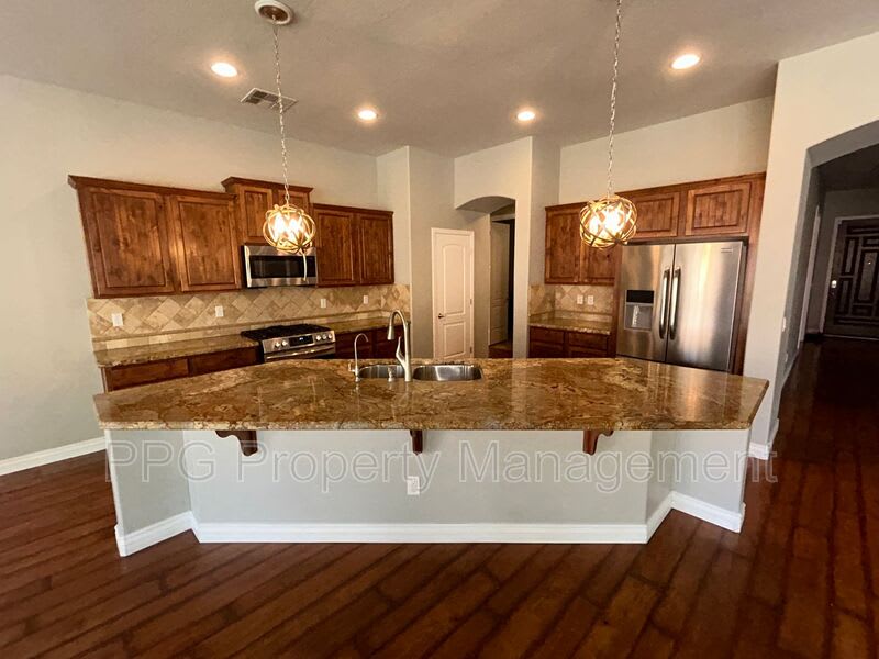 1748 W Aloe Vera Dr