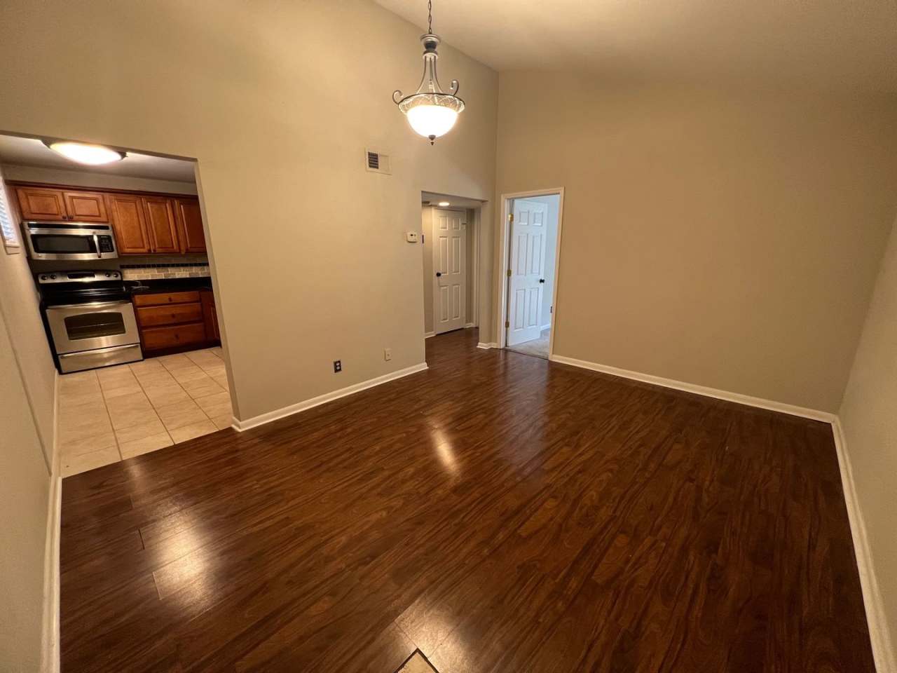 2 Bed 1 Bath condo in gated community!