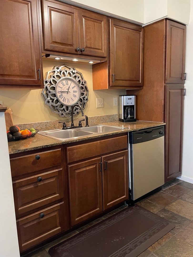 Updated Top-Floor 2 Bedroom Condo with Fireplace, Vaulted Ceilings Located in Fairfield