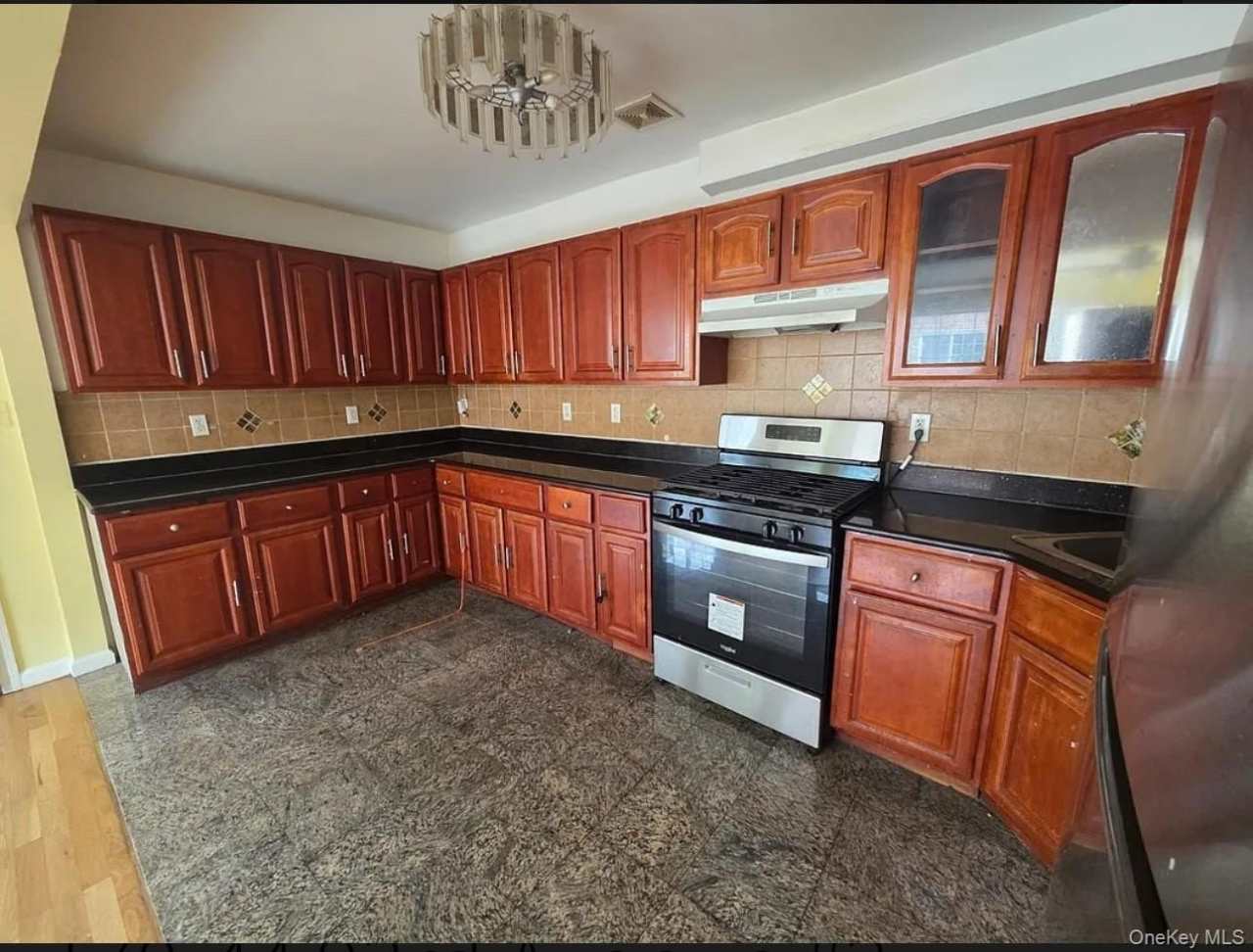 170-44 93rd AV Avenue