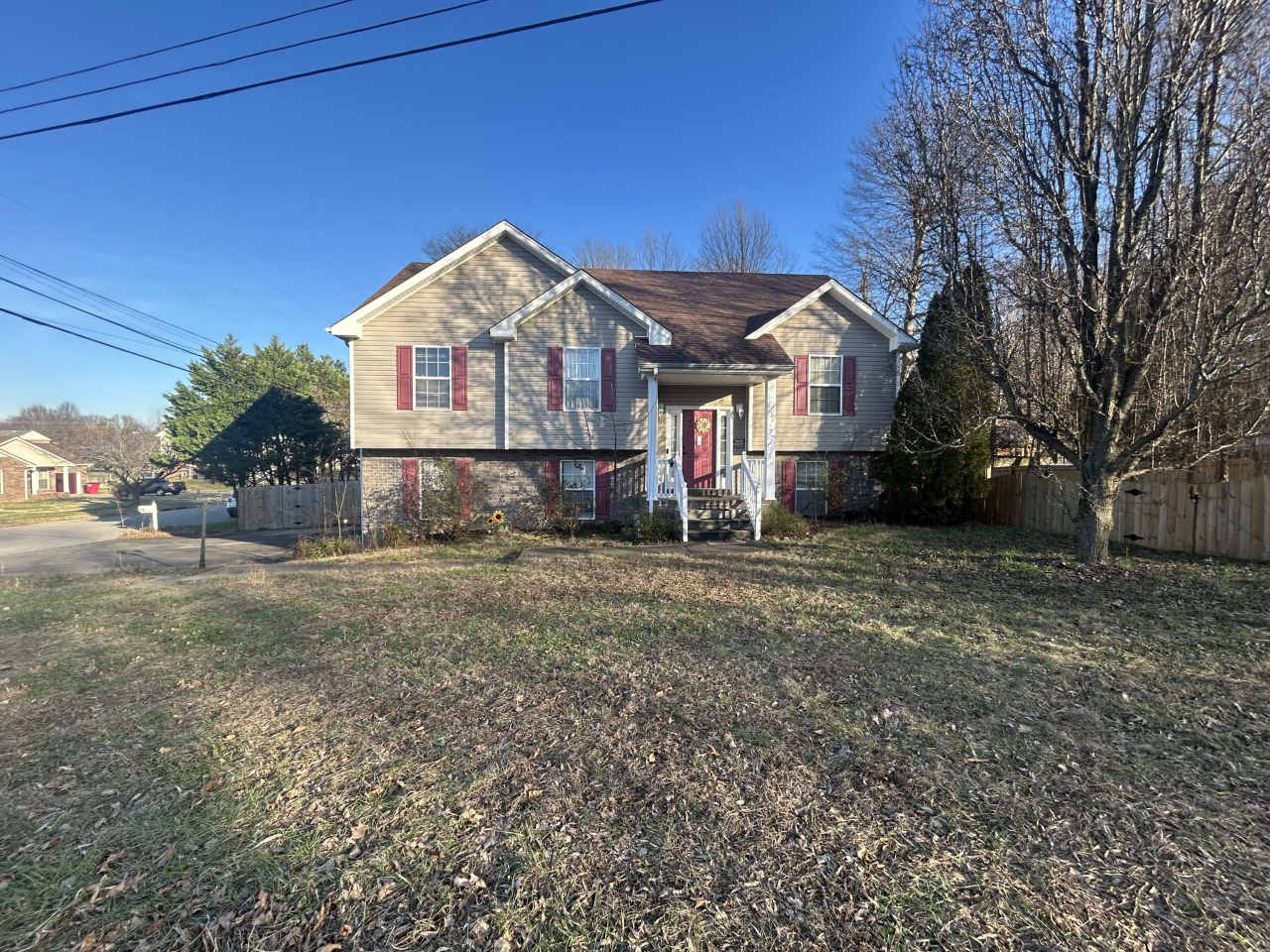 1512 Barrywood Circle West