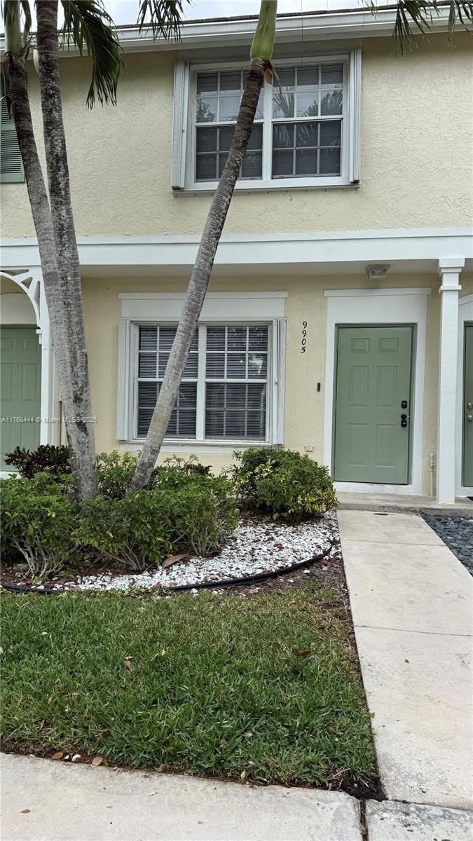 9905 NW 57th Mnr