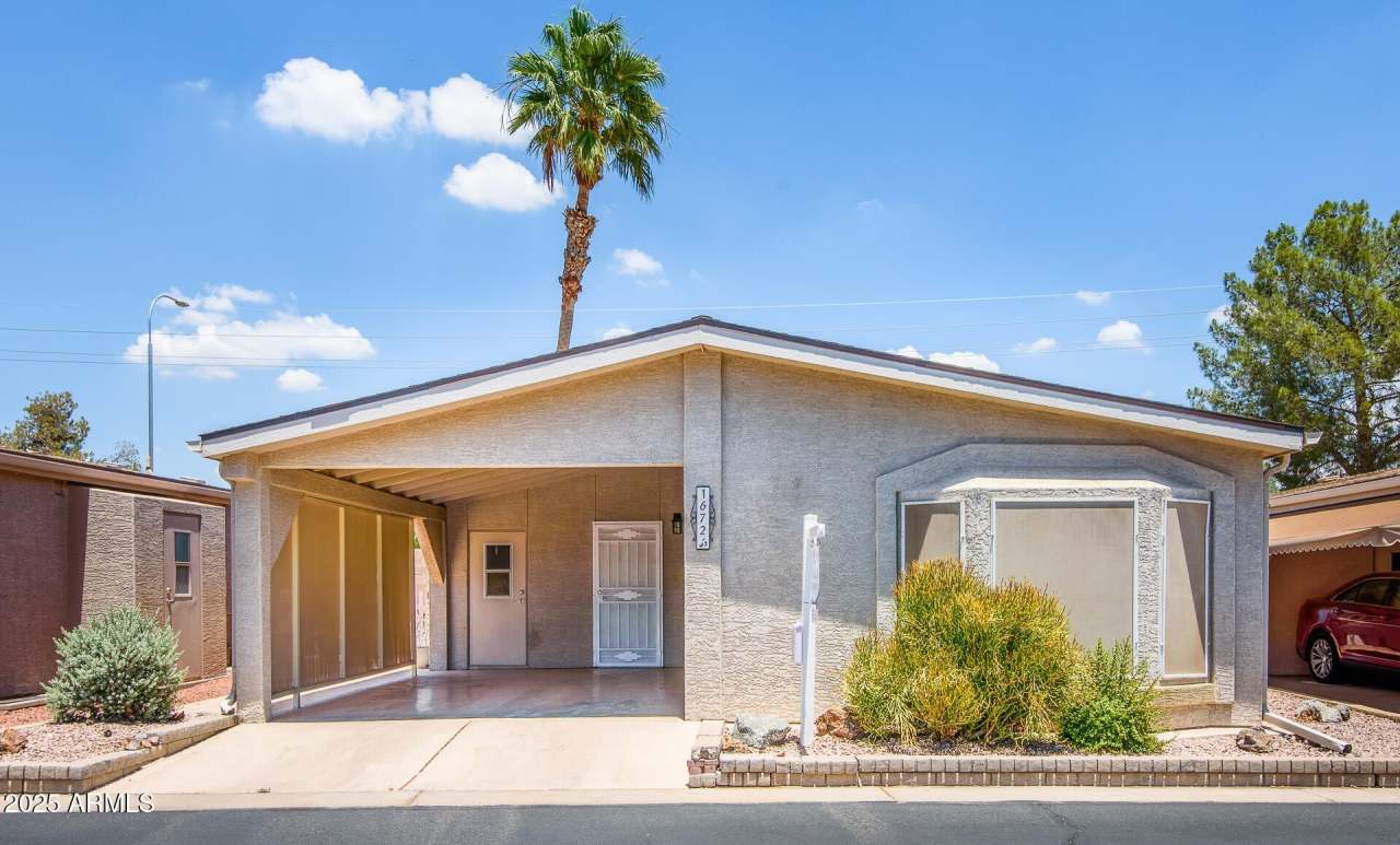 1672 E AUGUSTA Avenue