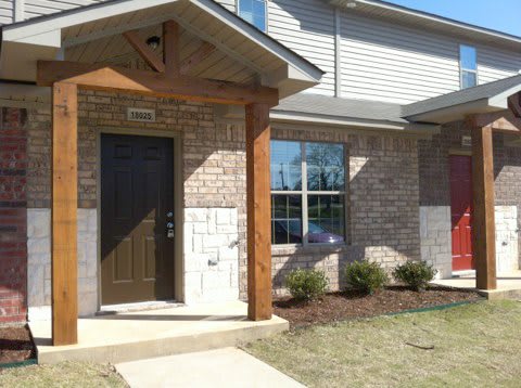 Lease Takeover Opportunity Available! 1 Bedroom 1.5 Bath Townhome for Rent in Lindale