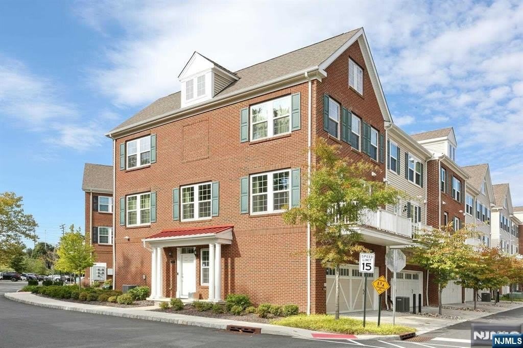 3 Landmark Lane