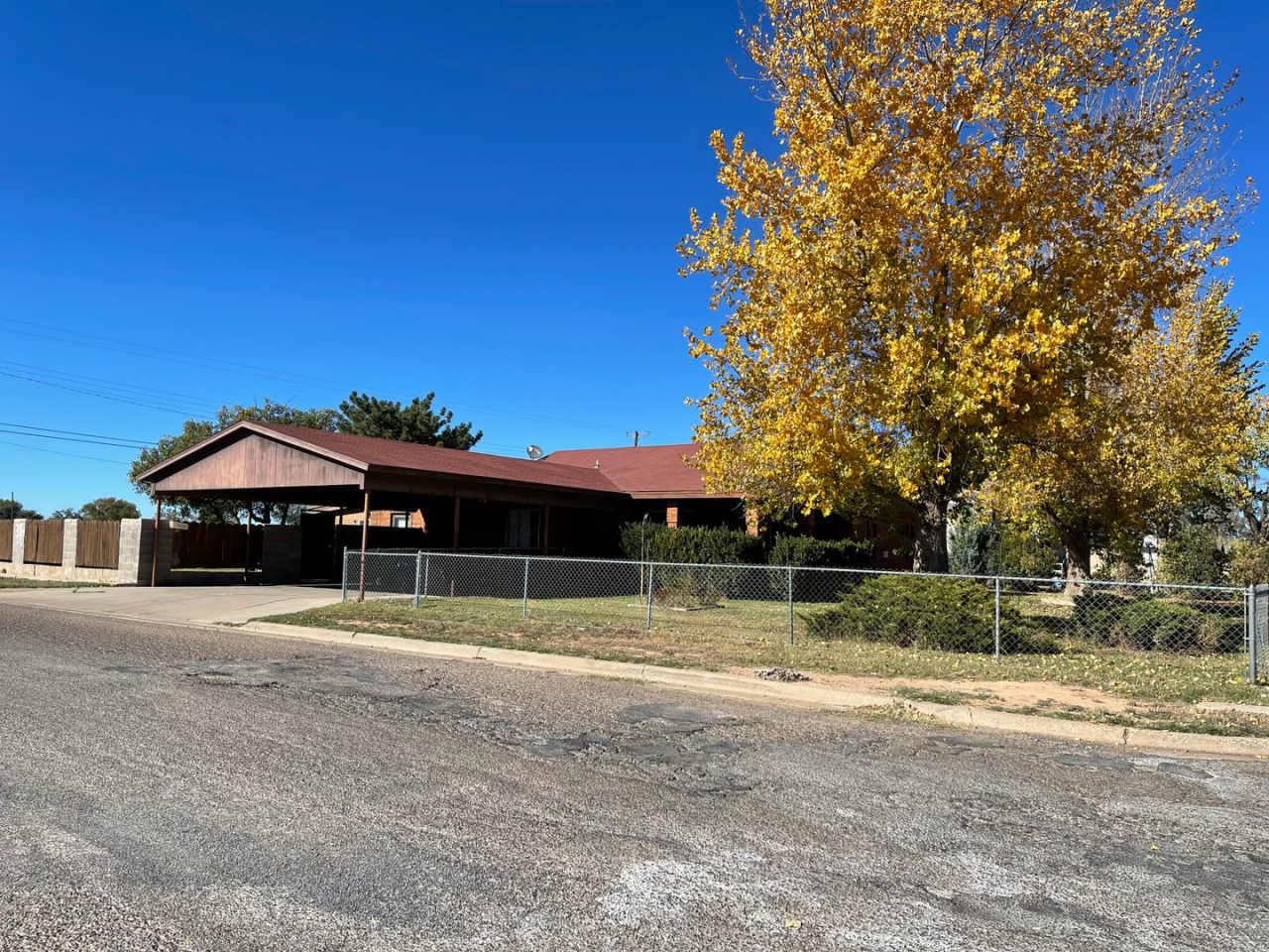 Spacious Home, Large En-suite Master Bath, Pets Allowed