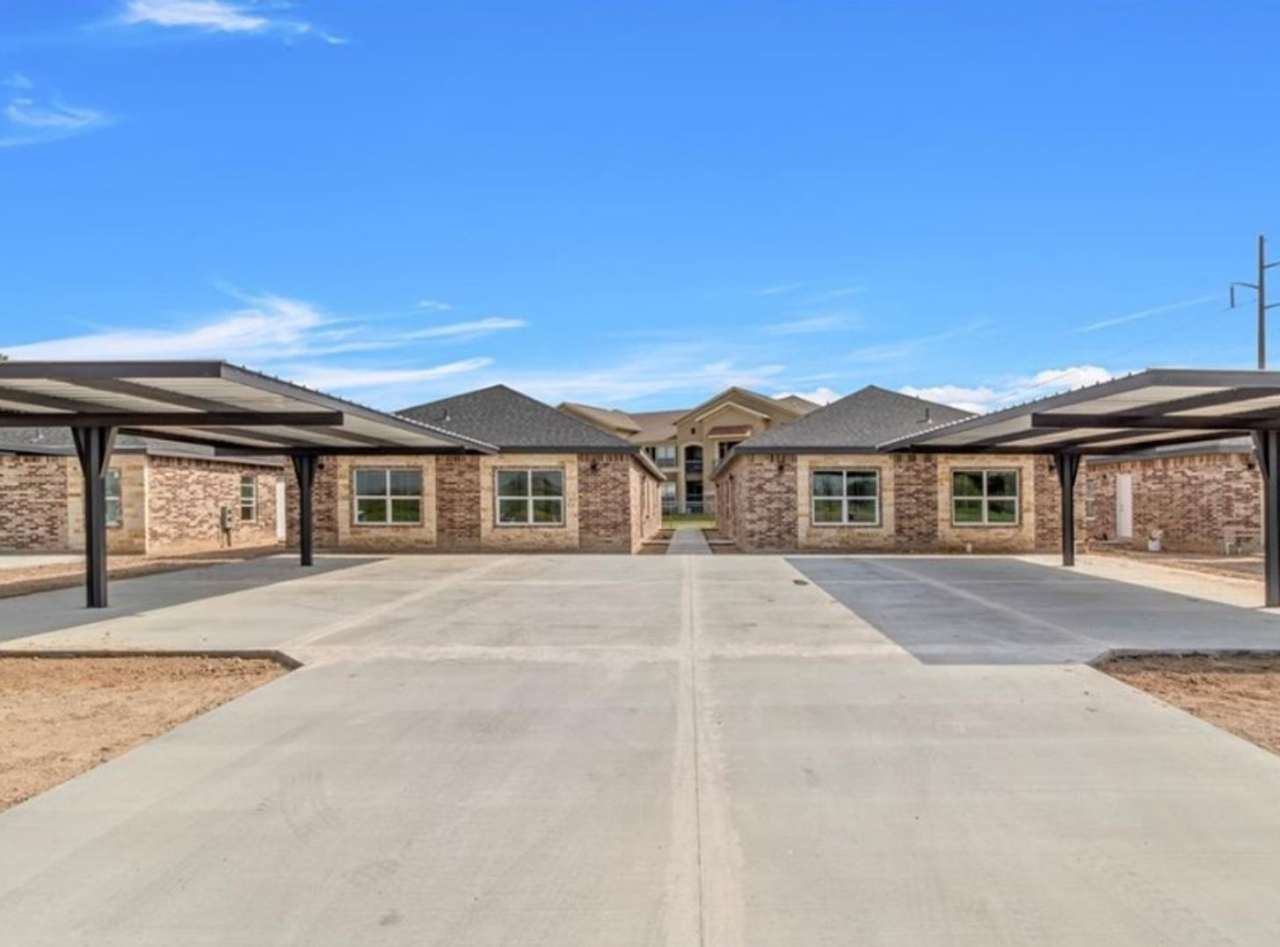 Charming 3BR Duplex in Alton