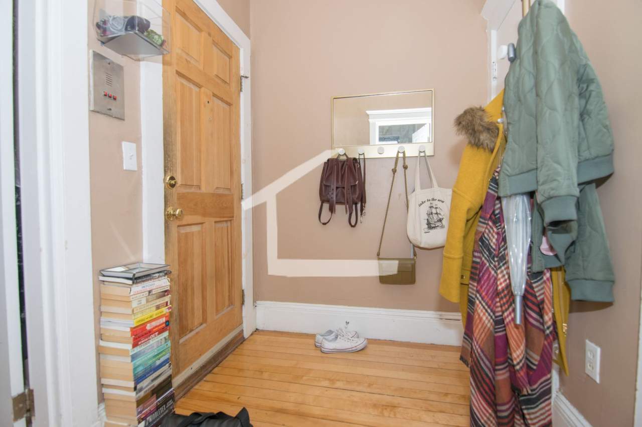 Nice 2 bed in Allston