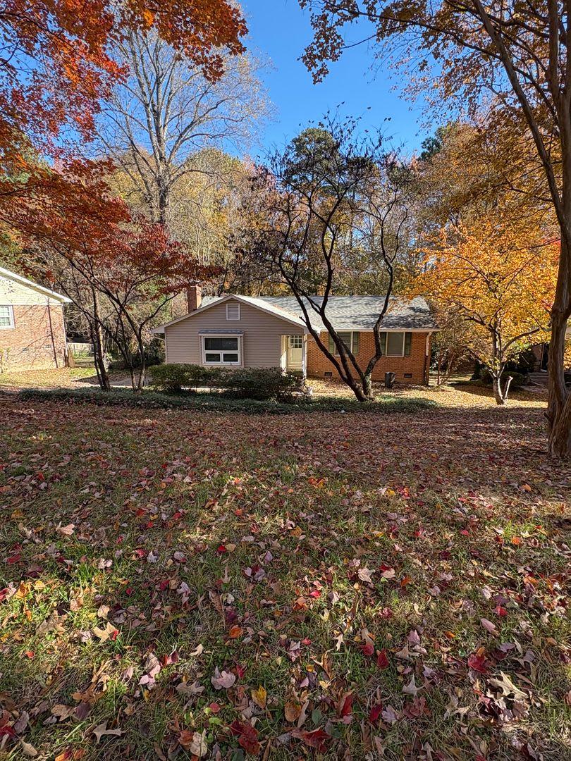 3 bedroom/ 2 bathroom Newly renovated single family house