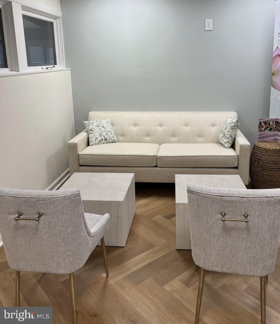 325 HOSPITAL Drive unit: 209St