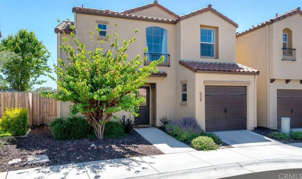 Beautiful 3 Bedroom 2.5 Bath Single Family Home Available May 1st, 2025