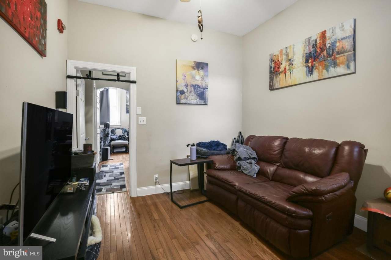 1539 SPRING GARDEN STREET