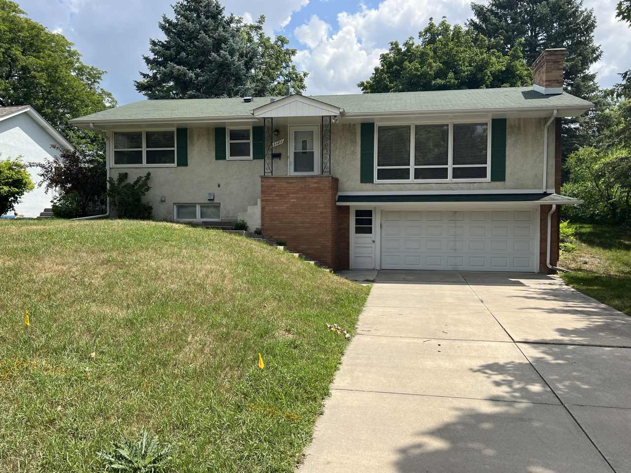 3121 Roosevelt St NE