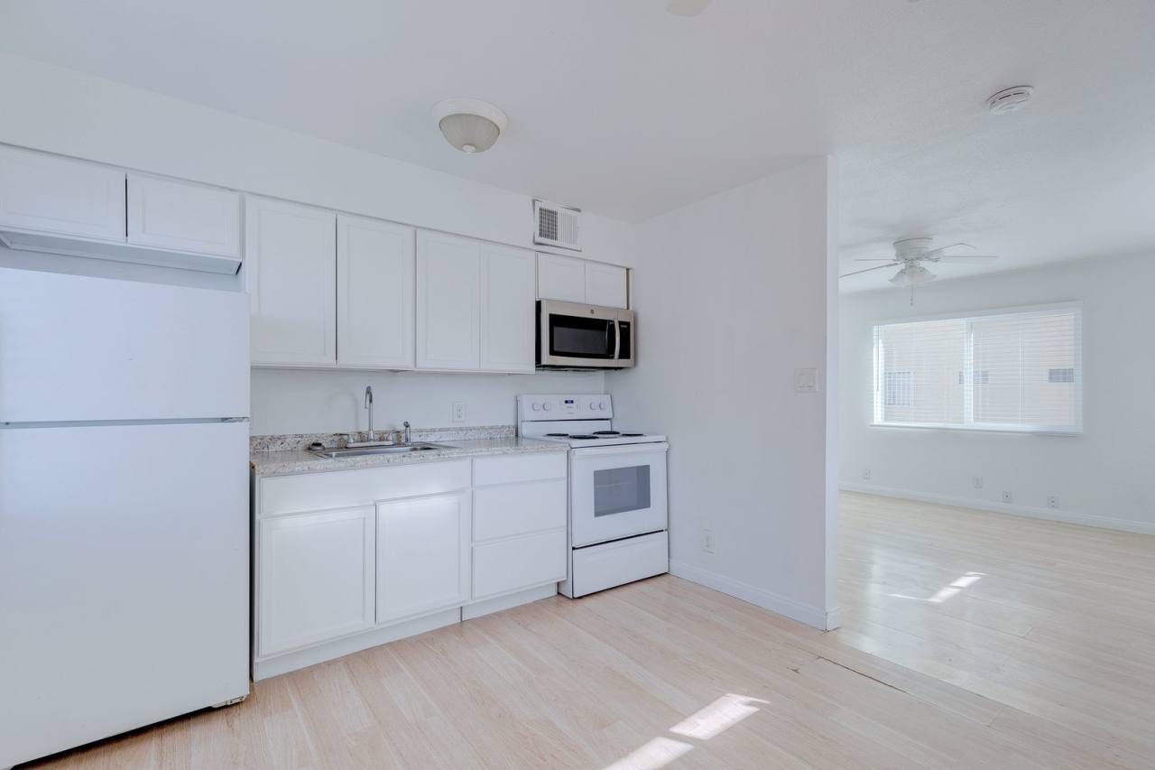 *** Private Home on Huge Lot - Modern and Spacious ***