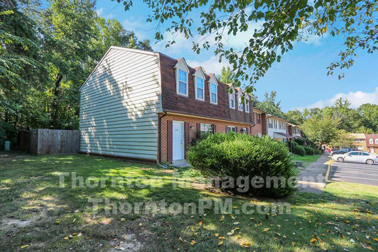 Gorgeous End Unit Townhouse Fredericksburg