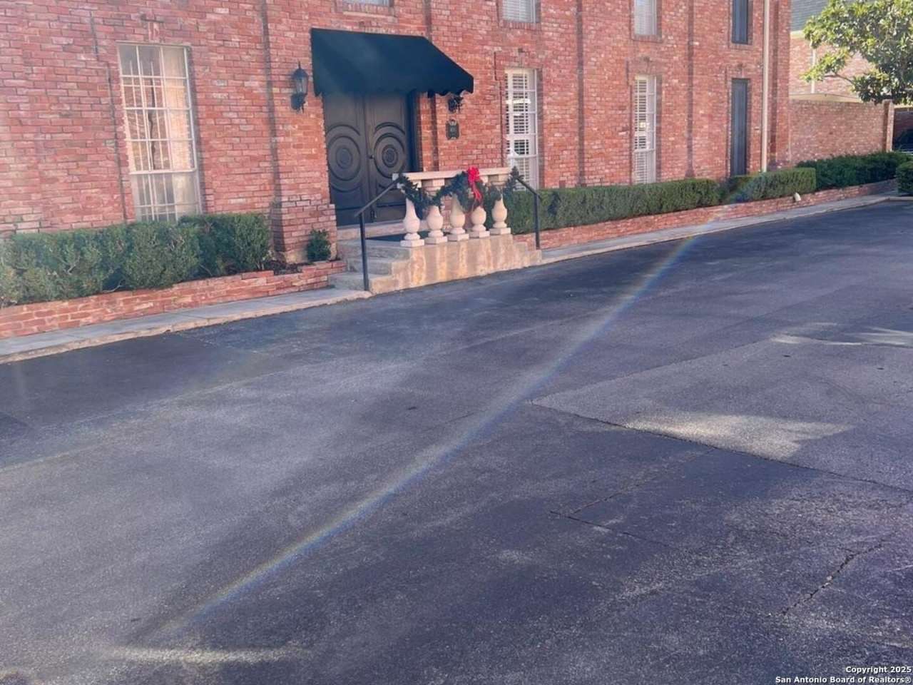 8033 N New Braunfels unit: # 400 E