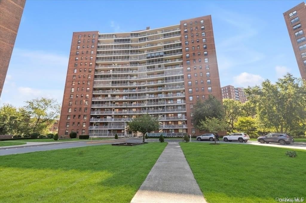 61-45 98th Street unit: 10L