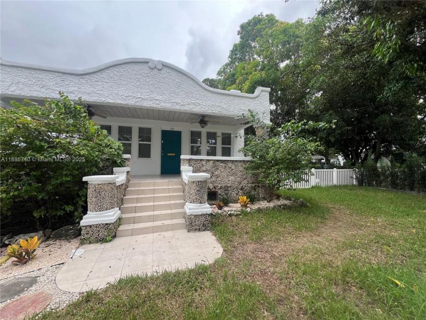 130 SW 1st Ave # 130