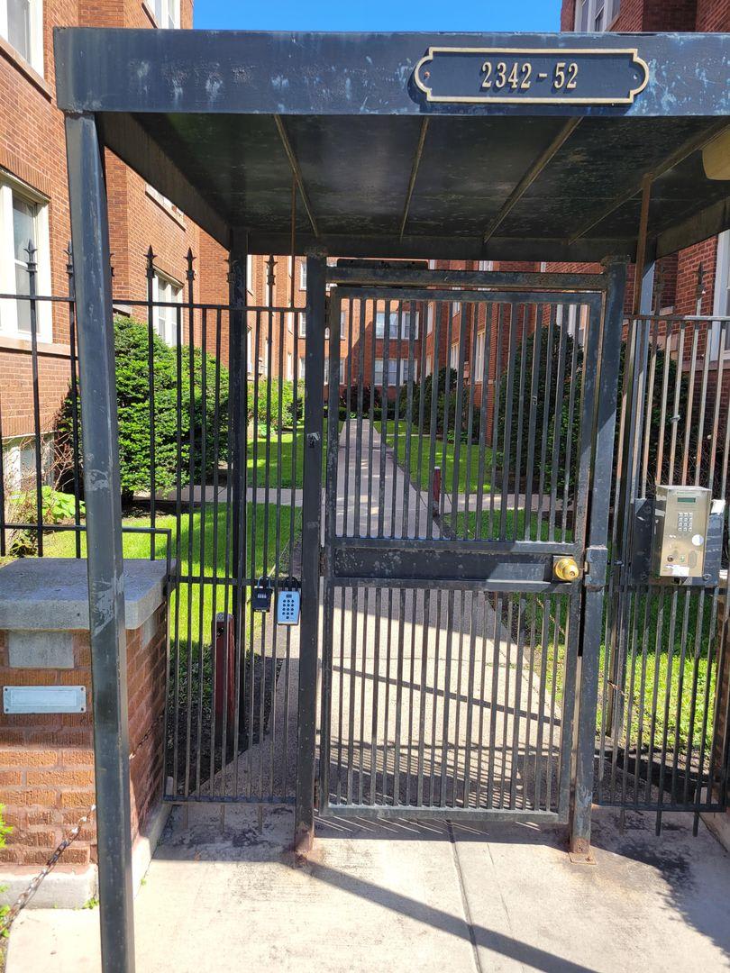 2342 W Touhy Avenue