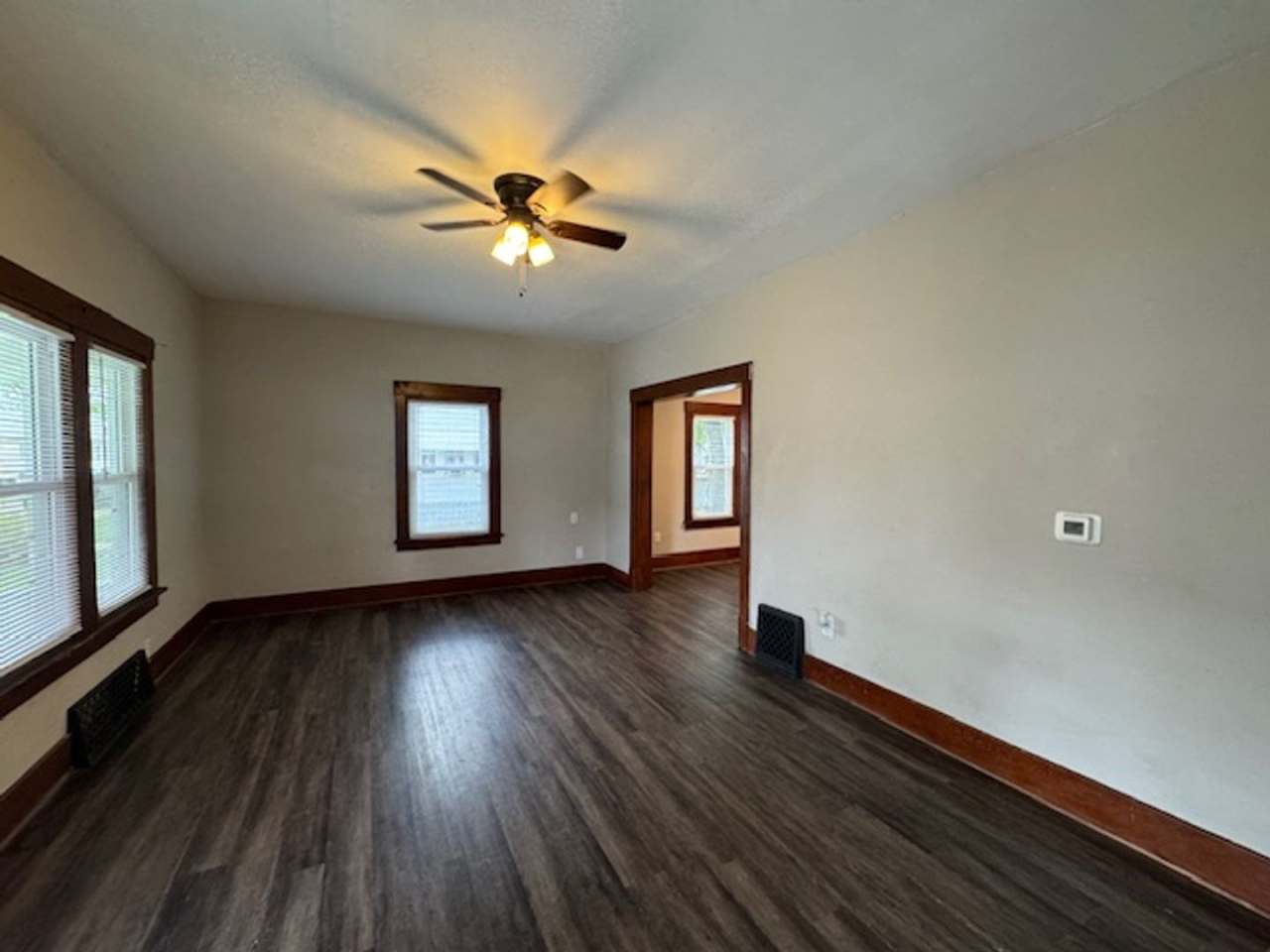 2 Bed Updated Kitchen must See!