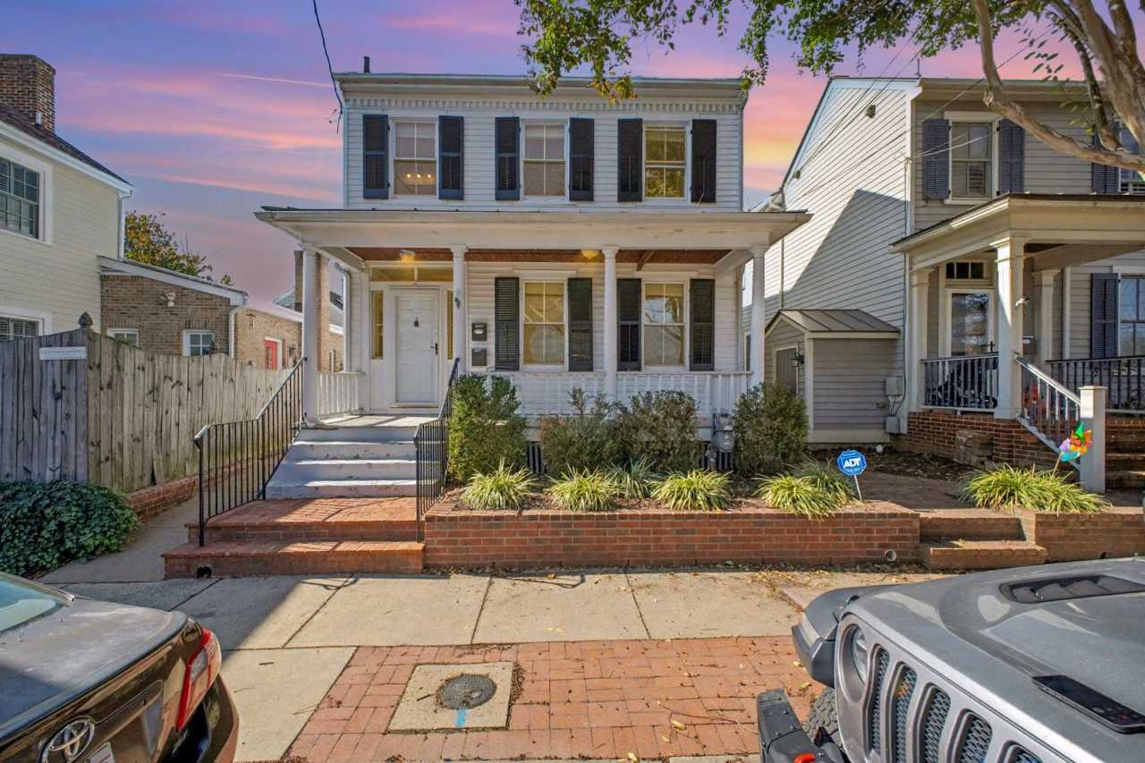 Charming 3-bedroom 2 bathrooms in Downtown Fredericksburg